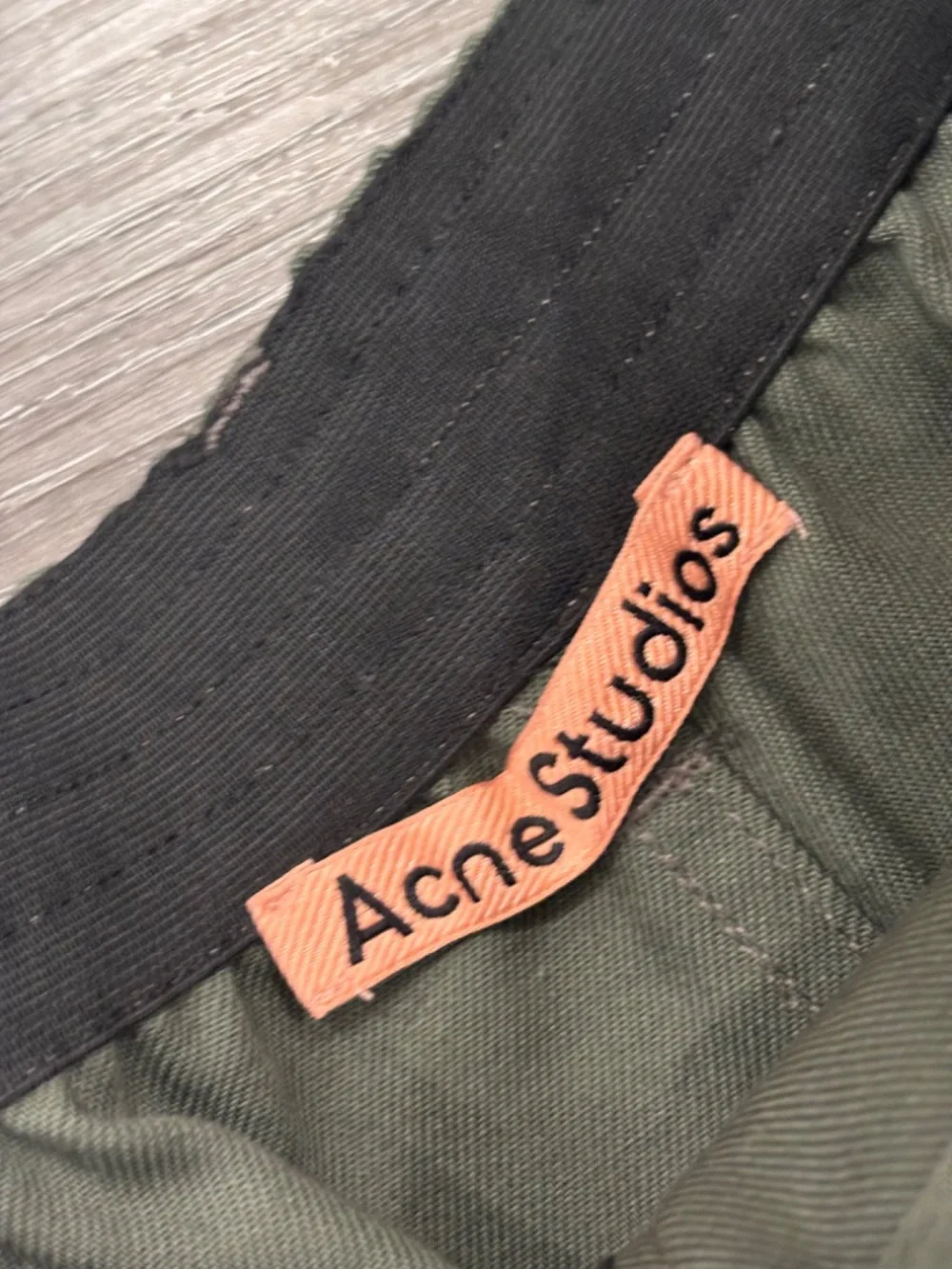 Acne Studios Cotton Twill Tailored Shorts Wide Leg Olive Green Mens 46 NWOT